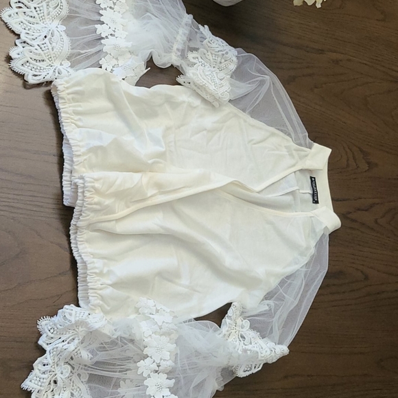 Tops - Picture 2 of 3